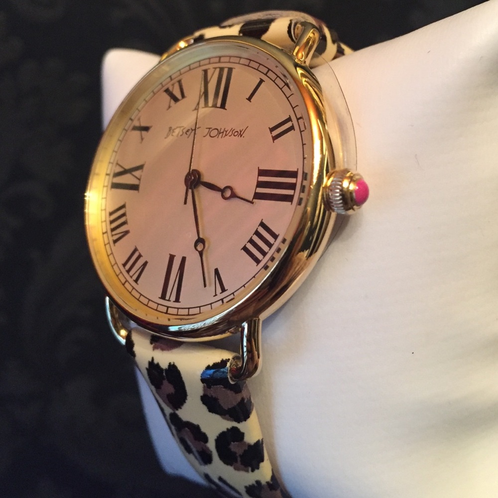 Betsey Johnson cheetah print watch w pink dial!