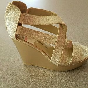 Nwt Chinese laundry wedges/shoes