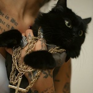 Meet your Posher, Perla