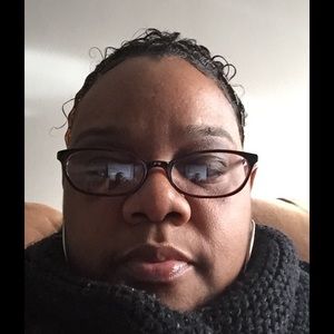 Meet your Posher, Romella