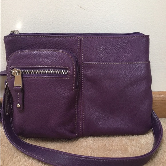 Tignanello Handbags - Tignanello Crossbody 💯 Leather