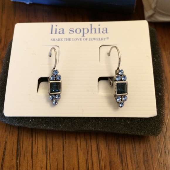 Lia Sophia Jewelry - Lia Sophia dew drop blue bonnet earrings