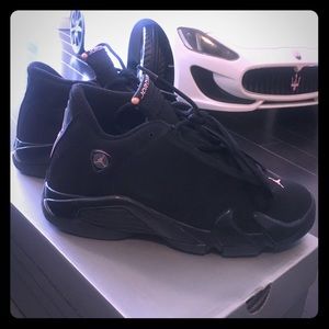 RARE JORDAN 14 RETRO Size 5 (girls 7)