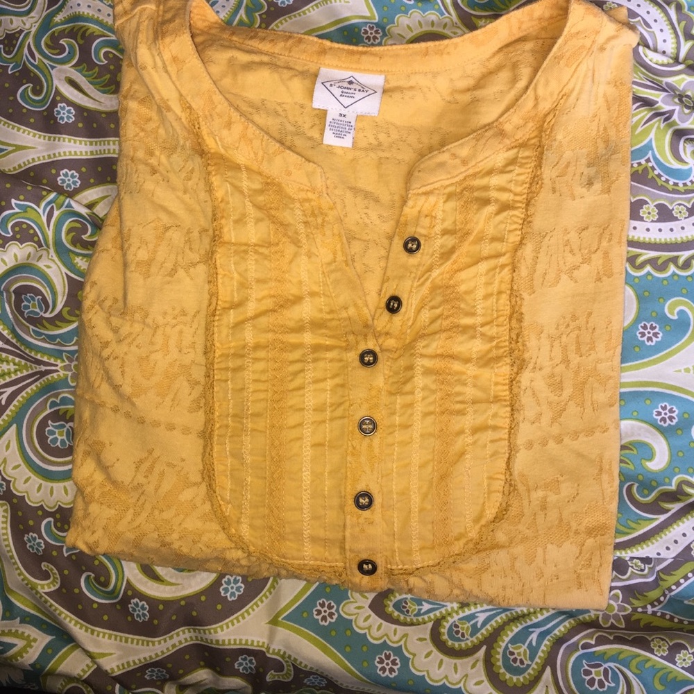 🎈St. John's bay gold 3/4 sleeve top 🎈