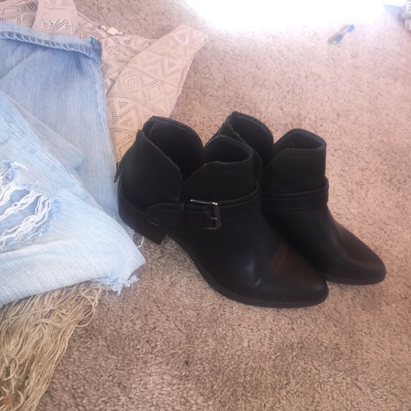 basic black booties - Picture 3 of 4