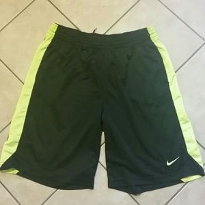 Nike basketball  short black and volt trim
