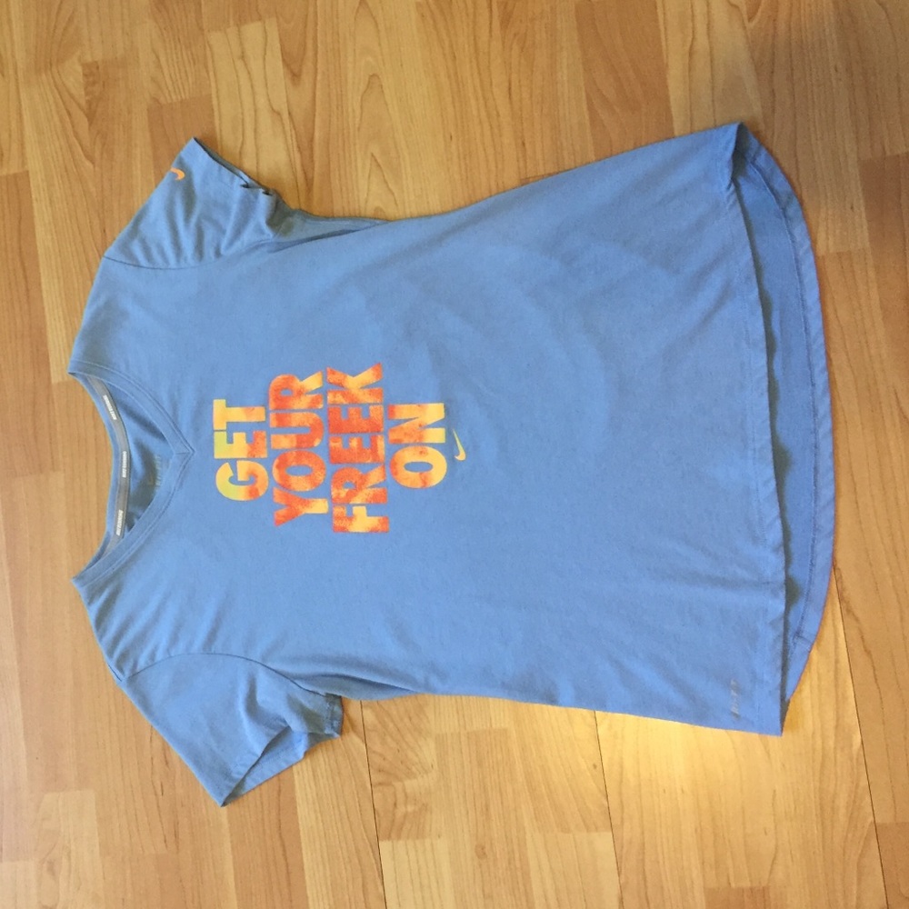 Nike fitted dri-fit V neck tee, L