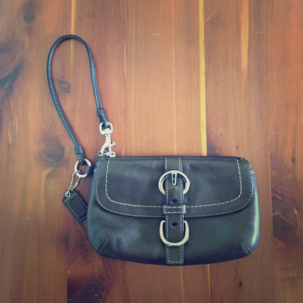 Coach - dark brown leather wristlet