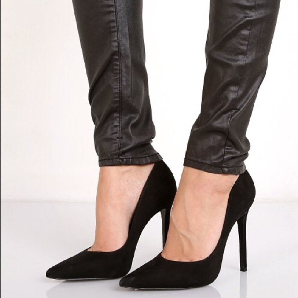 Schutz Black Pumps NWT sz 9.5