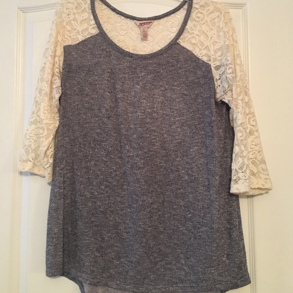 Lace detail 3/4 length top