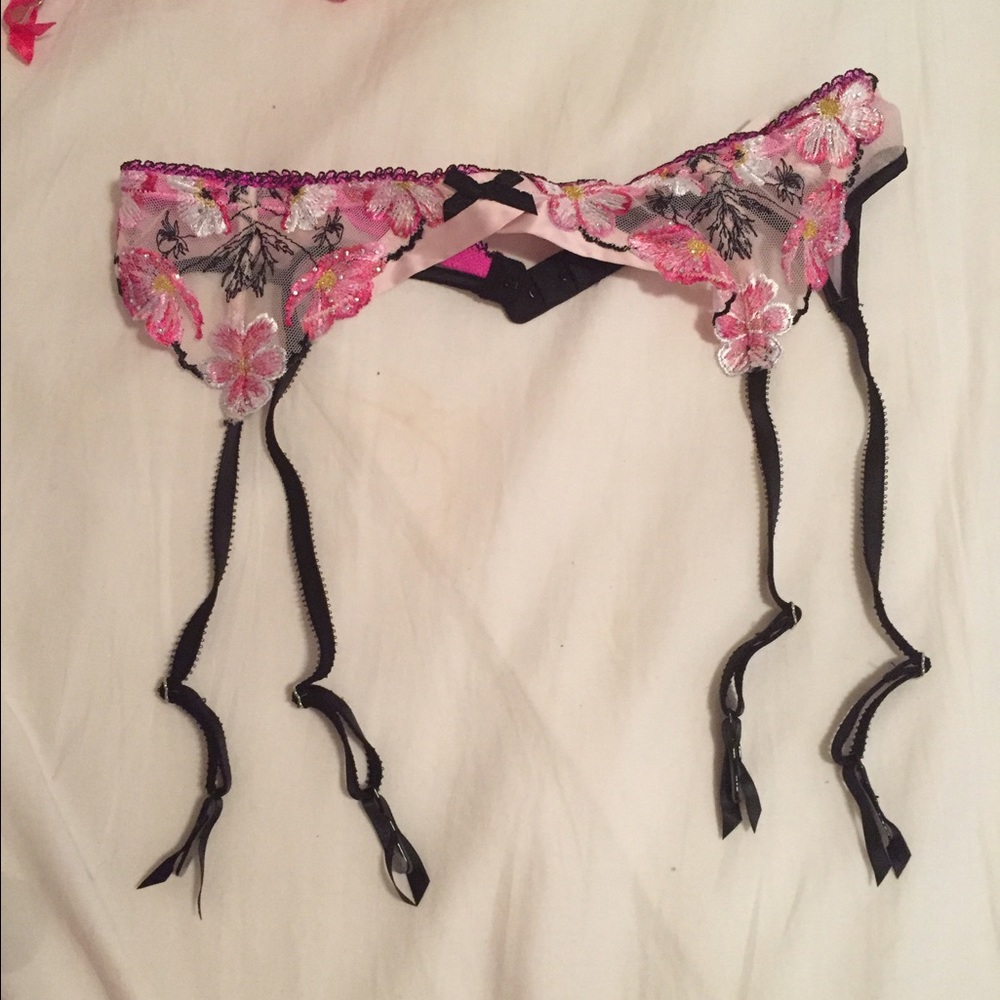 Victoria secret flower garter belt new