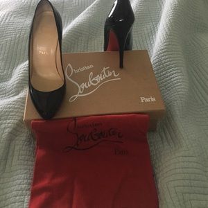 Christian Lounoutin décolleté Patent pumps