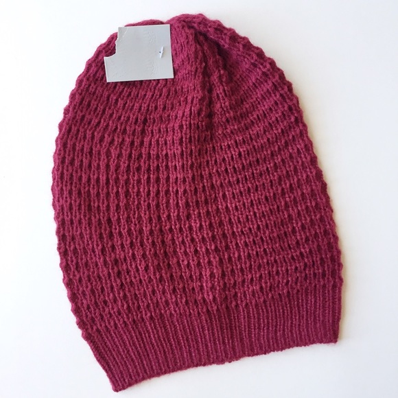 Mossimo Supply Co. Accessories - NWT • Slouchy Beanie