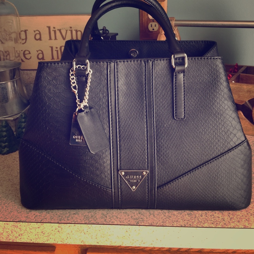 Black Guess hand bag