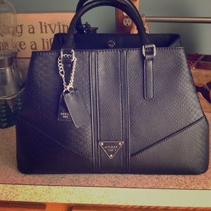 Black Guess hand bag