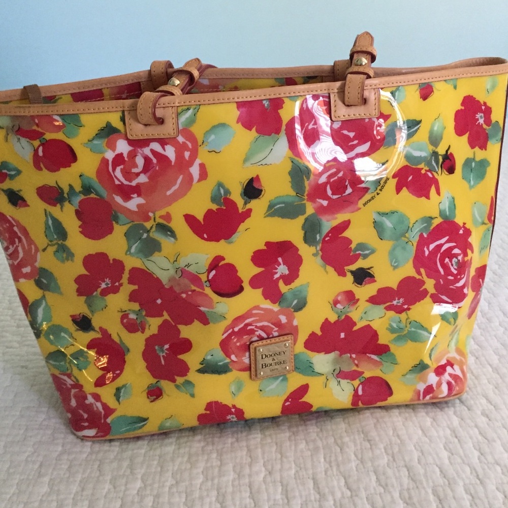 Dooney & Bourke Pebble Floral Leisure Shopper
