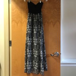 Black and white maxi dress!