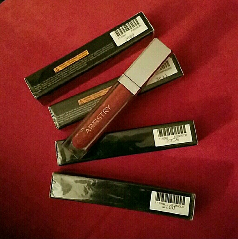 Artistry Champagne Lip Gloss