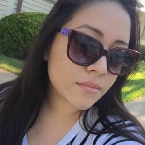 Meet your Posher, Crystal