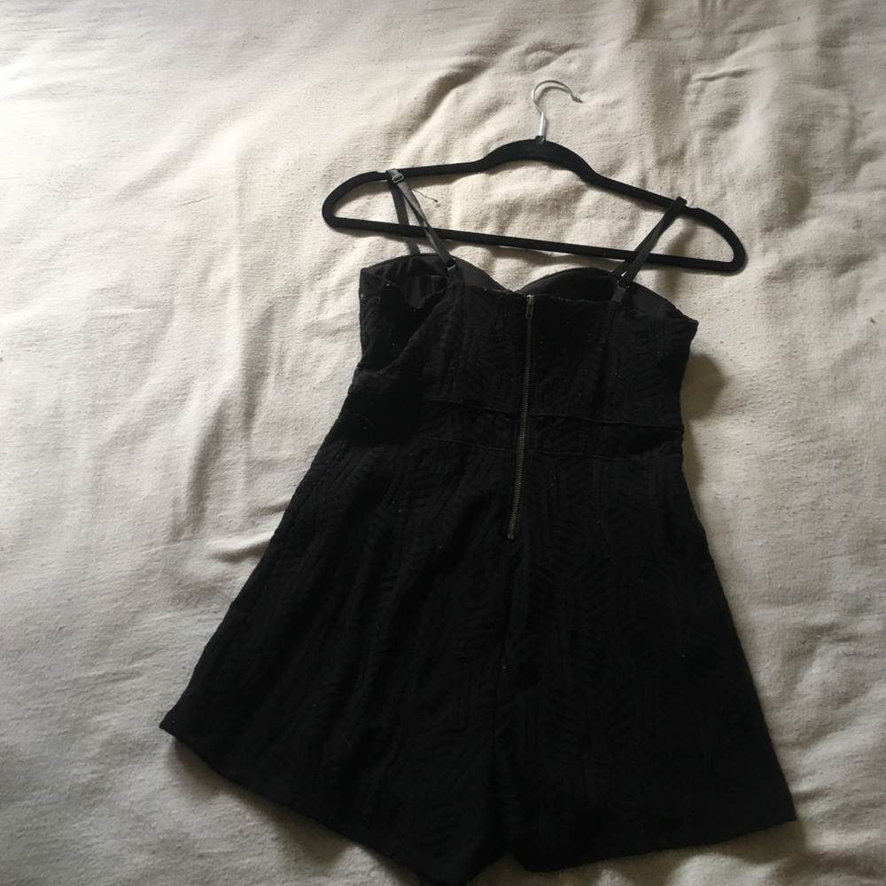 Romper - Picture 2 of 4