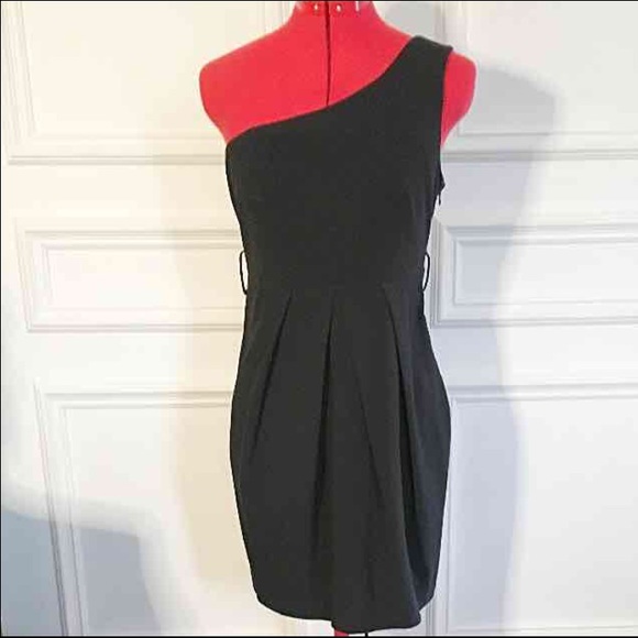 Forever 21 Dresses & Skirts - One shoulder pleated dress