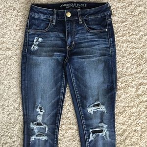 American Eagle distressed jegging