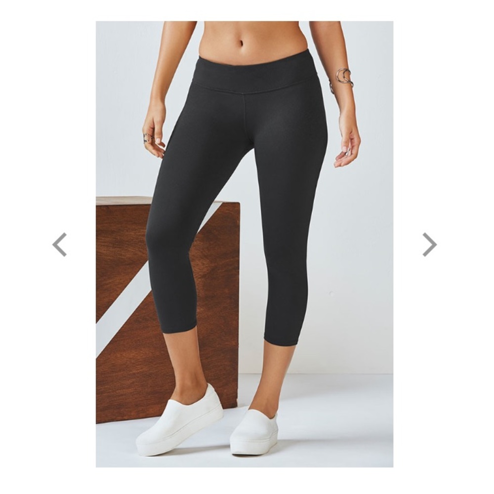 Fabletics Salar Capri Leggings
