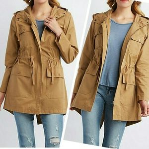 🎉NEW LISTING🎉 Khaki Anorak Jacket size M