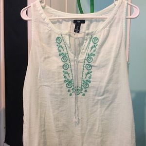💕Gap Med Tank💕