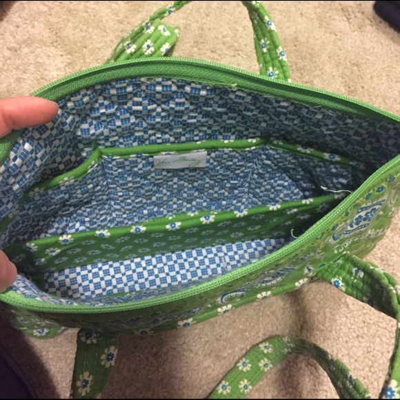 VB medium sized purse/tote. Gently used. No marks. - Picture 2 of 2