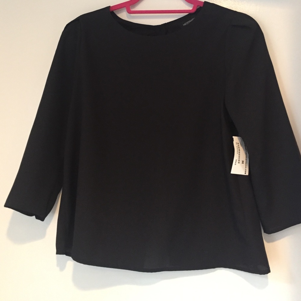 Button back blouse - Picture 4 of 4