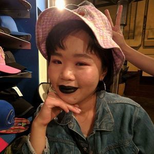 Meet your Posher, Elise