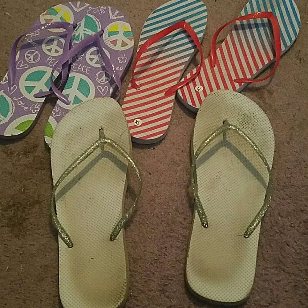 3 pairs of sandals
