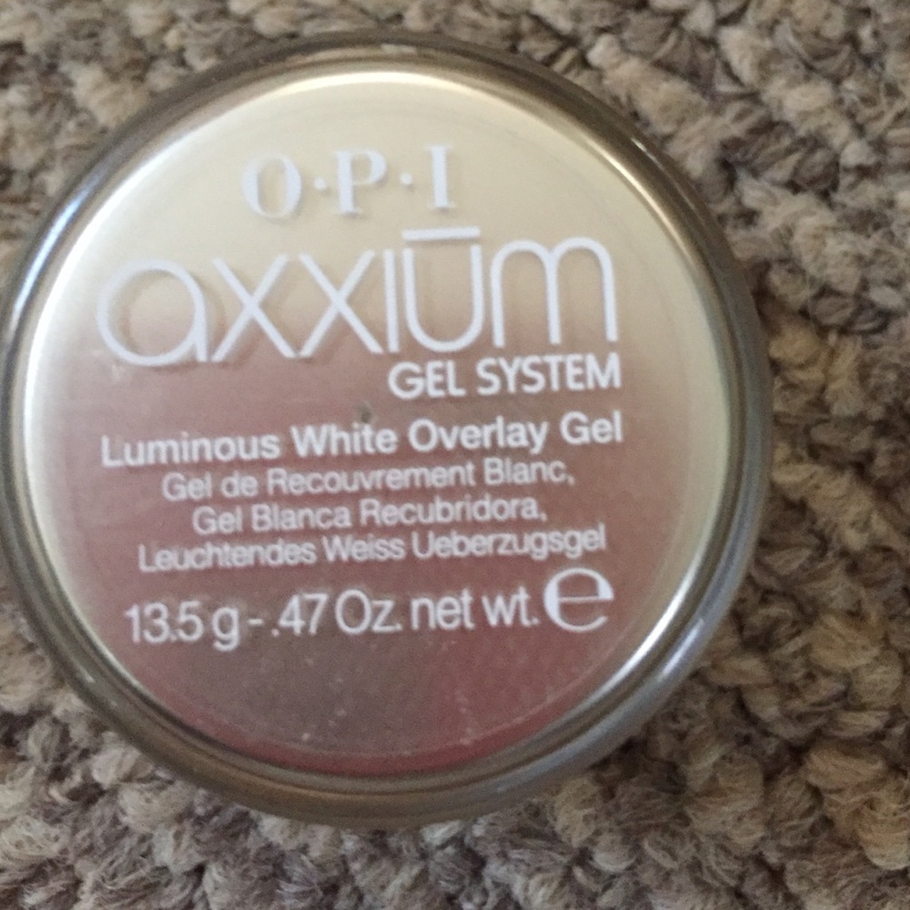 Attention all manicurist or hairdresser