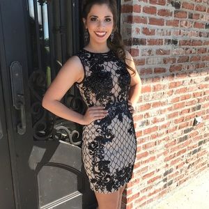 Tony Bowls short dress *NEW PRICE*