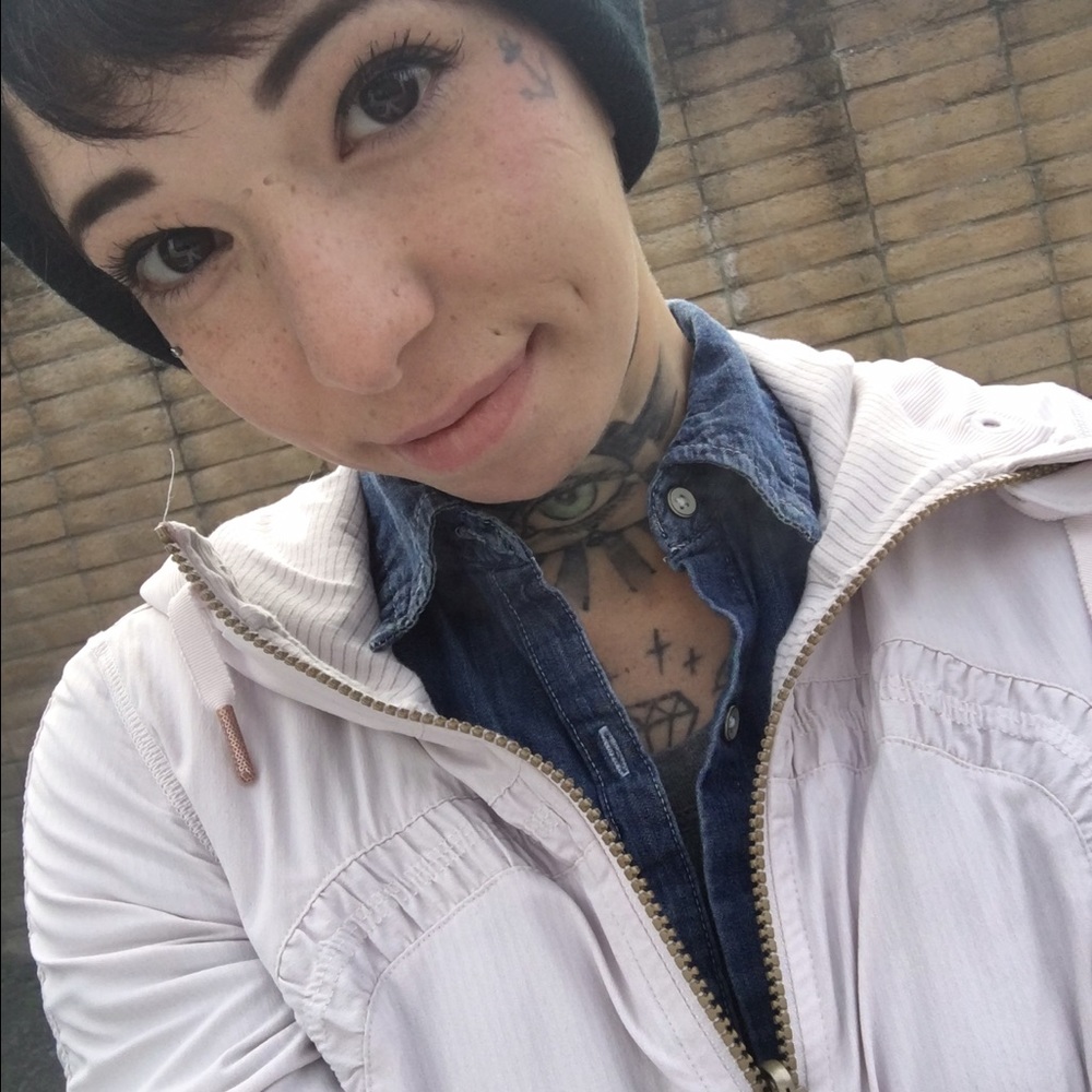 Meet your Posher, Ashley