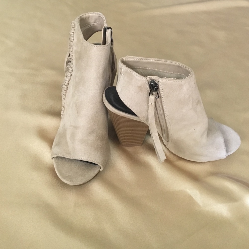 Heeled booties