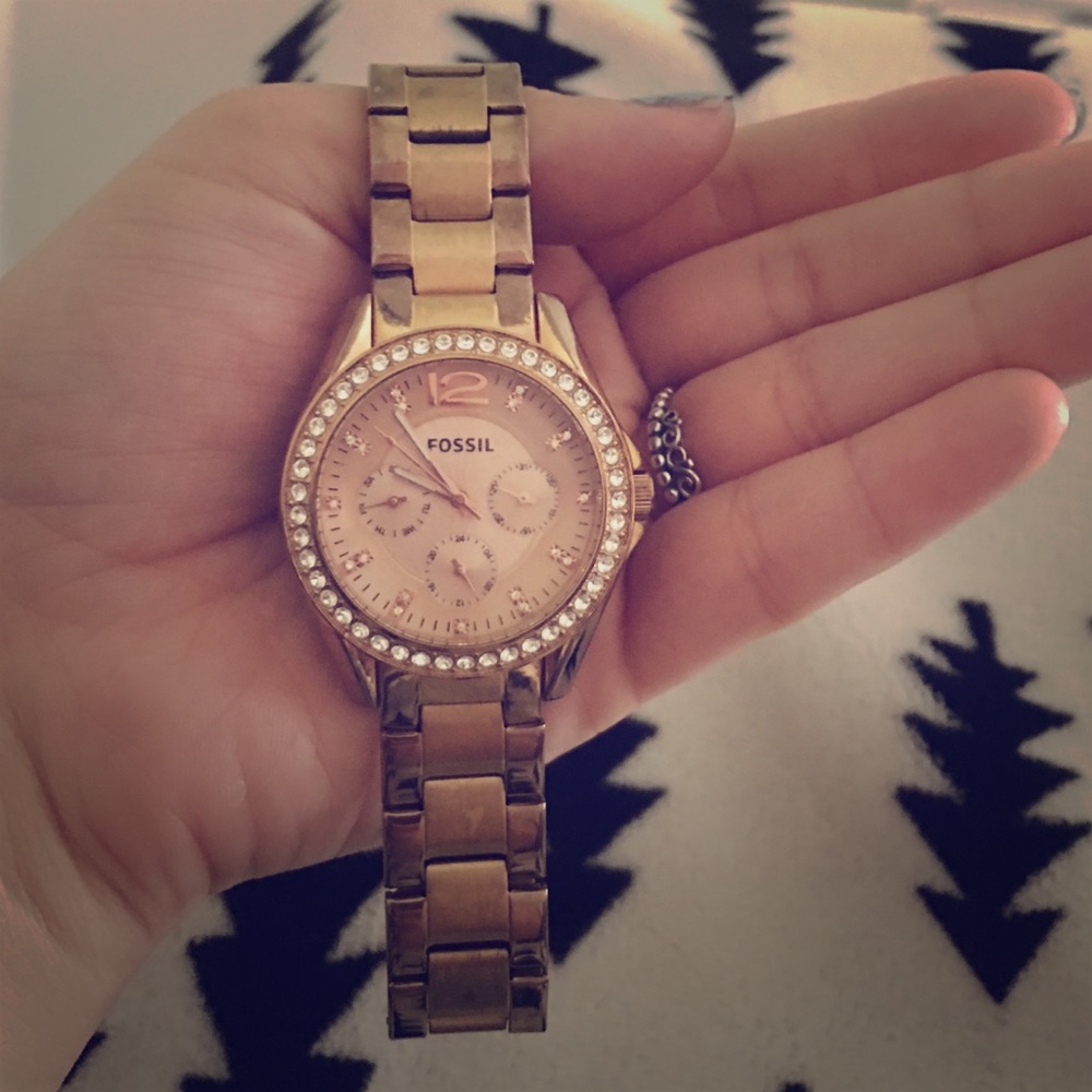 Rose gold fossil watch