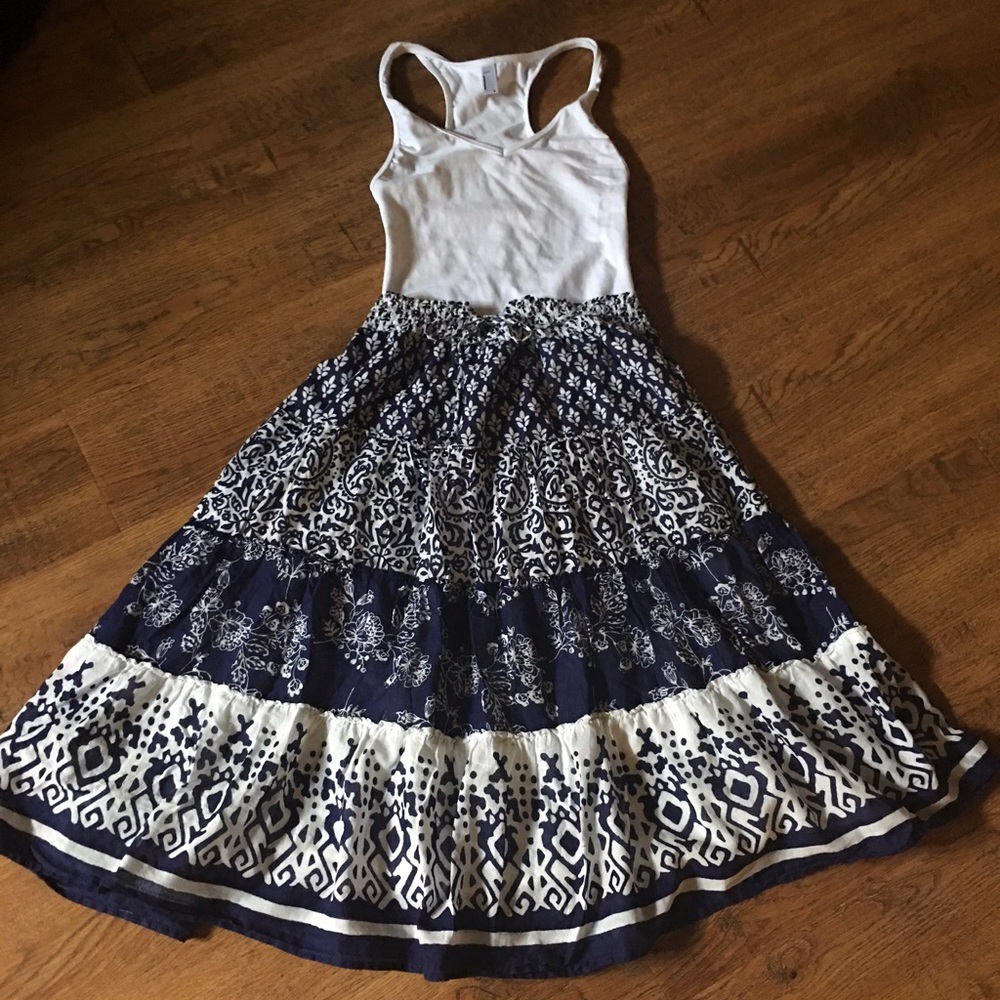 🔴FINAL PRICE🔴NWOT: Blue & White Full Skirt
