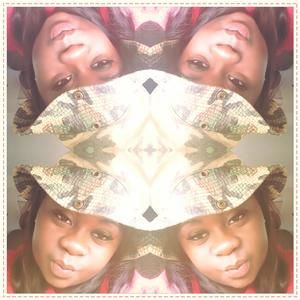 Meet your Posher, Chloe'