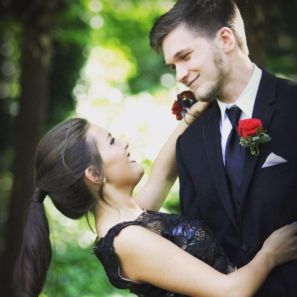 Meet your Posher, Sarah - Picture 1 of 1