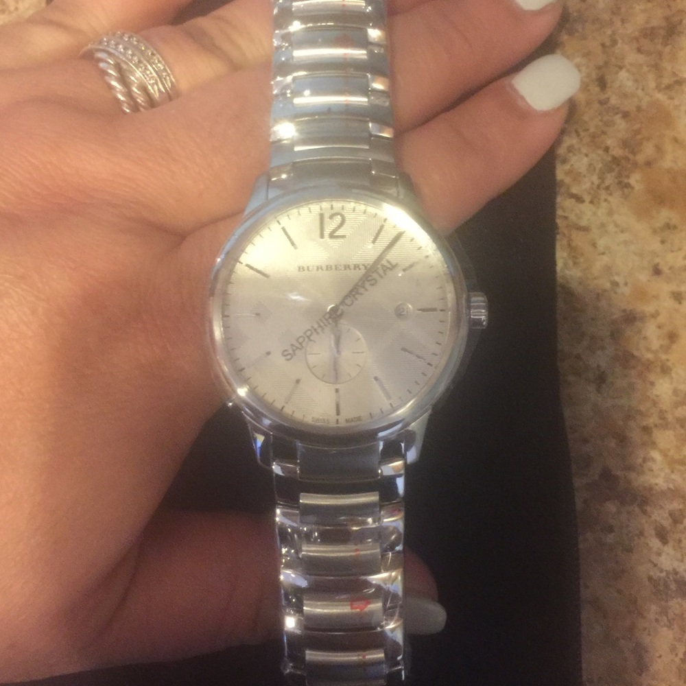 🔥🔥2 HOUR SALE Women's BURBERRY watch on sale🔥🔥
