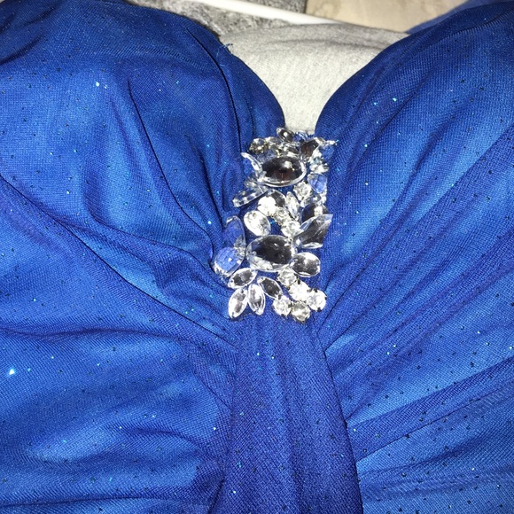 Prom dress 😍💖 - Picture 2 of 2