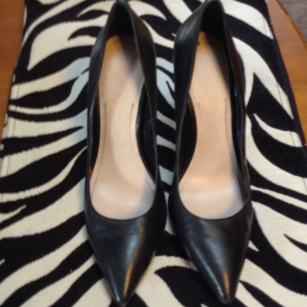 Vince Camuto black heels