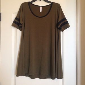 Lularoe Perfect Tee (like new)