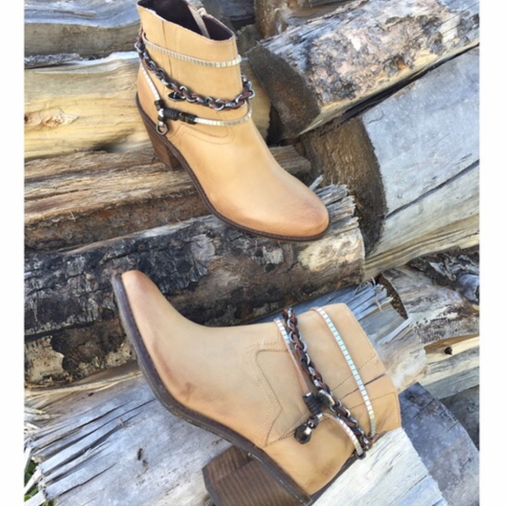 OTBT SIZE 8.5 women's Belfair bootie