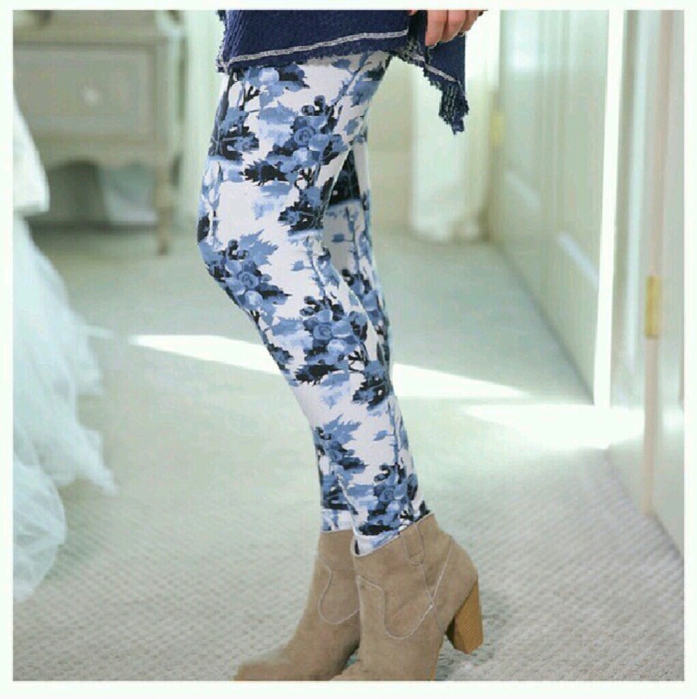 •Blue Floral Print Leggings• - Picture 1 of 2