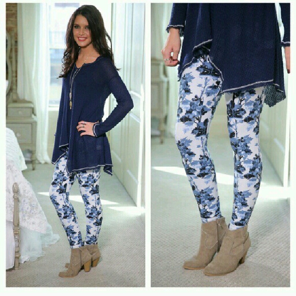 •Blue Floral Print Leggings• - Picture 2 of 2