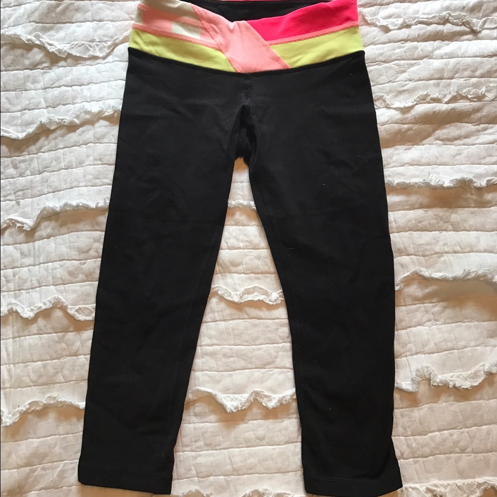 lulu lemon Wunder Under Crop (reversible)