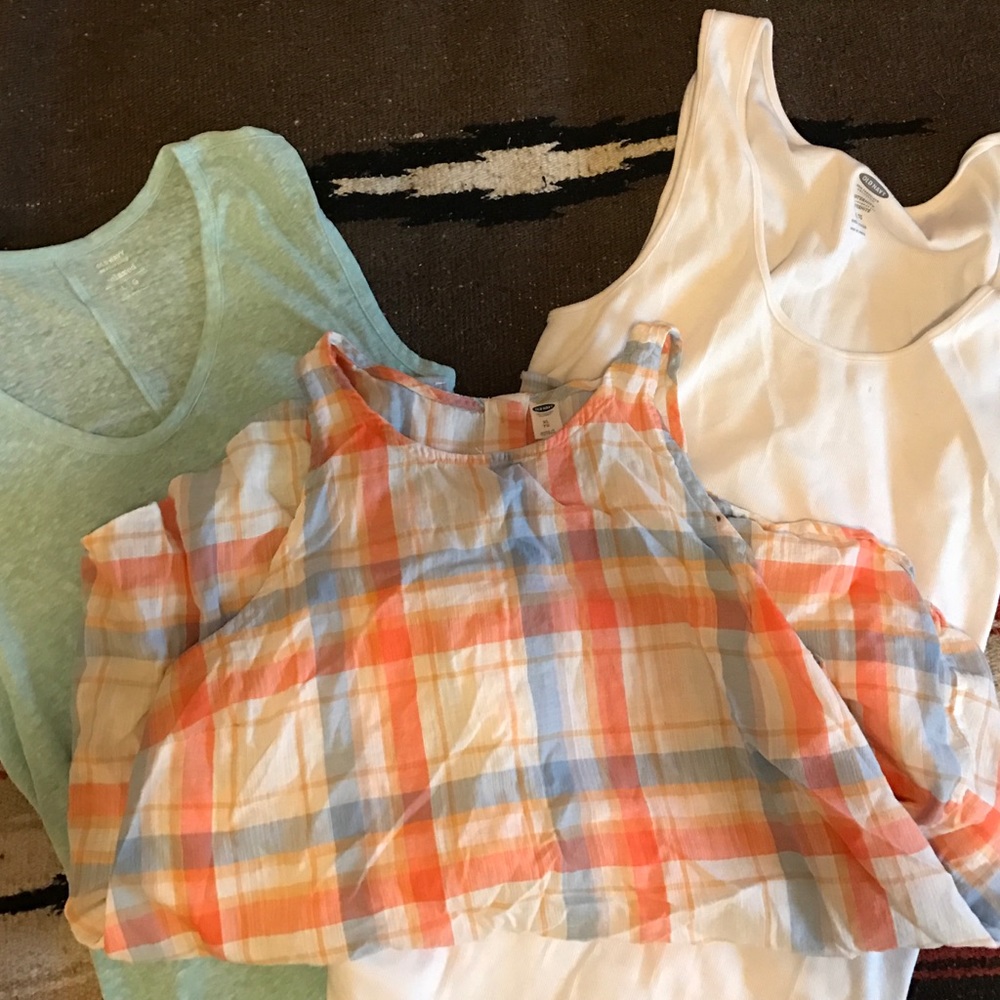 Maternity Old Navy shirts